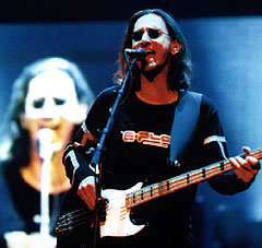 Geddy Lee, live